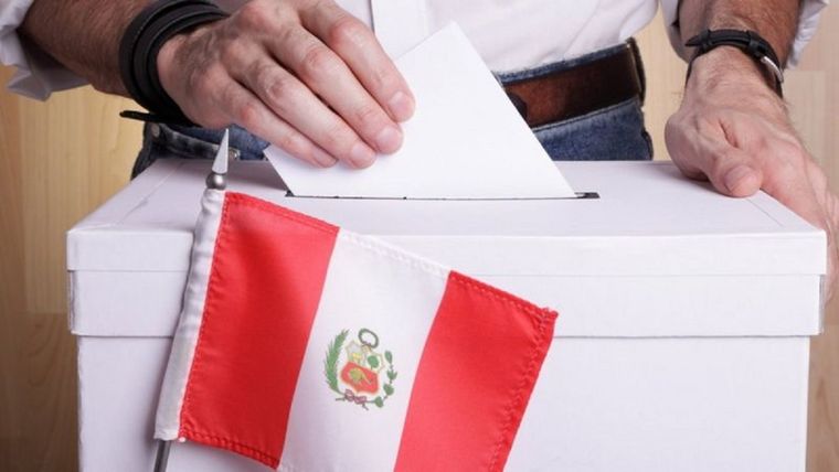 18 candidatos se disputan la presidencia en Perú en una de las elecciones más atomizadas de su historia reciente. (Fuente: GETTY IMAGES)
