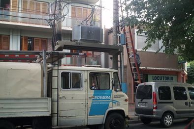 MDZol | En Clark y Olascoaga está ubicado el transformador. Foto: MDZ