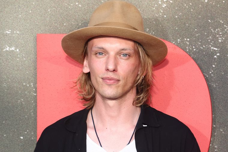 Foto: https://ew.com/tv/stranger-things-star-jamie-campbell-bower-opens-up-about-sobriety/