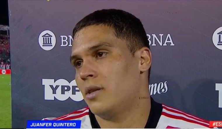 Juanfer se molestó por una incómoda pregunta de un periodista. Foto: Captura