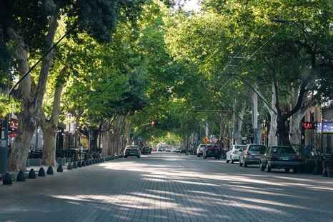 Otra vez a guardar los abrigos. Otra vez a guardar los abrigos.