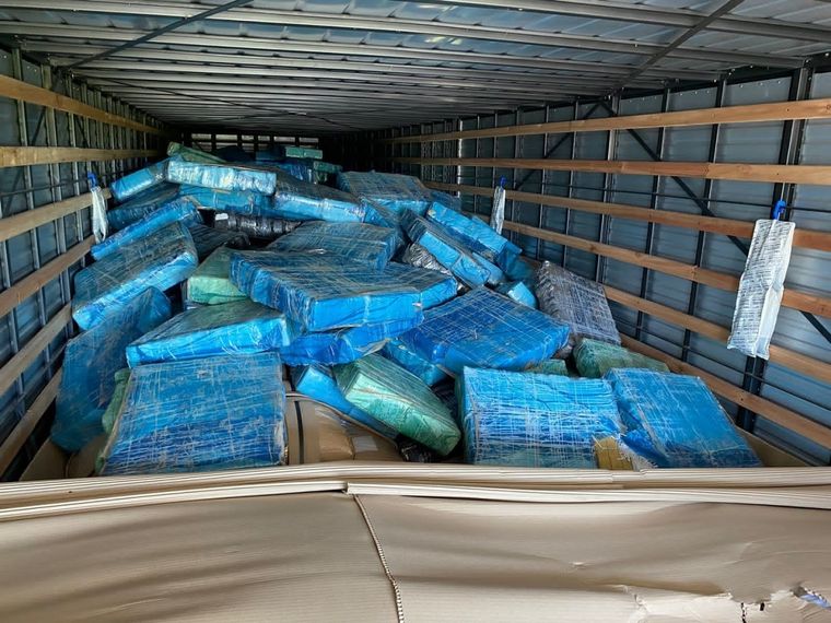 Camionero trasladaba más de cinco toneladas de marihuana Foto: Gendarmería Nacional