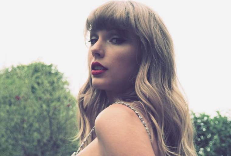 Taylor Swift batió un nuevo récord en Spotify con el lanzamiento de su álbum Midnights.