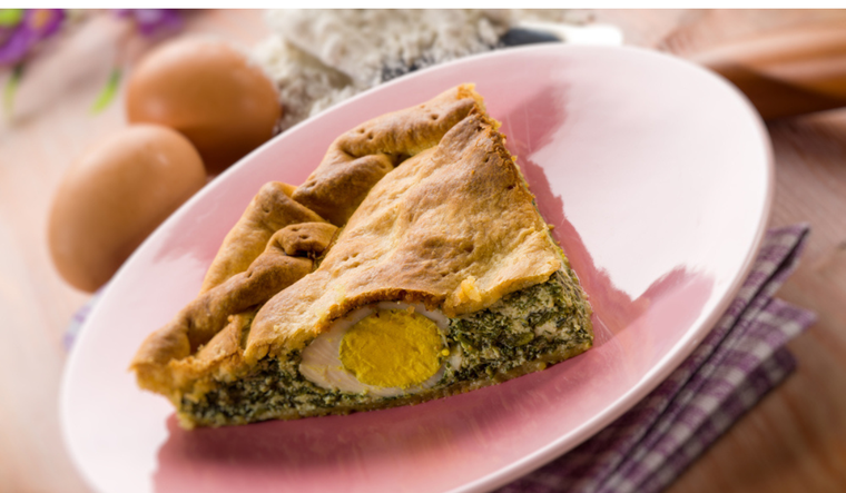 La receta de tarta de espinaca y huevo es un clásico en las fondas y casas argentinas, ideal para un almuerzo rápido y nutritivo. La receta de tarta de espinaca y huevo es un clásico en las fondas y casas argentinas, ideal para un almuerzo rápido y nutritivo.