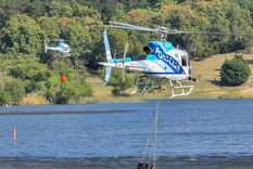 Refuerzos aéreos para controlar los incendios en Tandil. Foto: Policía Bonaerense