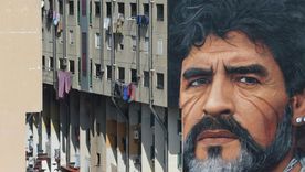 Diego Armando Maradona en un mural de la ciudad italiana.