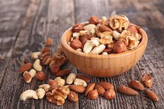 Nueces y almendras: por qué algunos las evitan