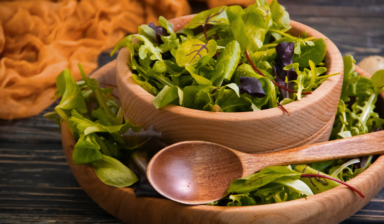 Esta receta de ensalada de verdes es clave en verano por su alto poder refrescante. Esta receta de ensalada de verdes es clave en verano por su alto poder refrescante.