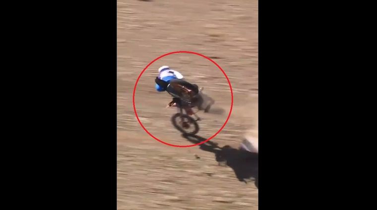 El piloto español sufrió un duro accidente en el Dakar. Foto: Captura de video