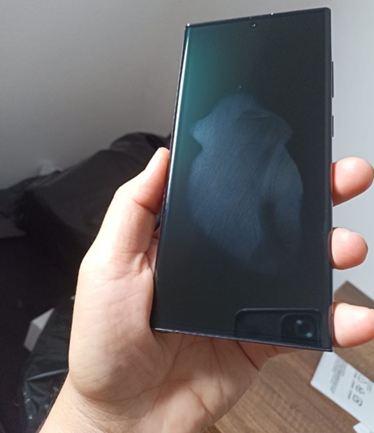 Silicona o pl&aacute;stico: cada tipo de funda aporta beneficios distintos, aunque ninguna est&aacute; libre de inconvenientes como el polvo y la humedad.