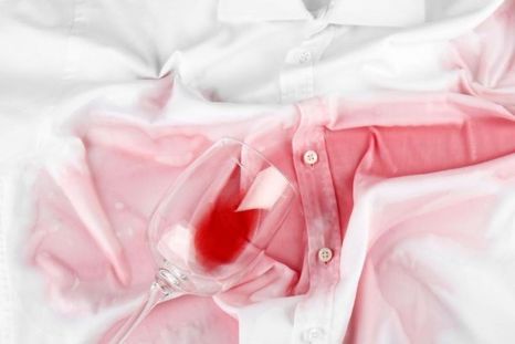 Podrás eliminar las manchas de vino con estos trucos caseros Foto: Shutterstock