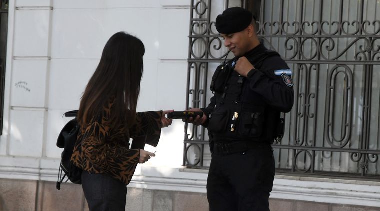 Mendoza cuenta con casi 10 mil policías en todo su territorio, pero entre el 15 y el 20% de ellos no está activo Foto: ALF PONCE MERCADO / MDZ