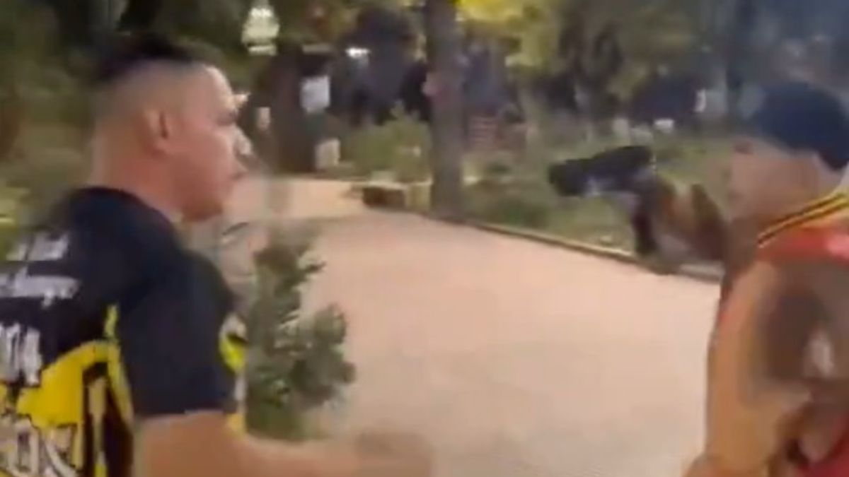 Lo amenazaron en una plaza y le dispararon a centímetros de su cabeza por presuntamente filmar un crimen