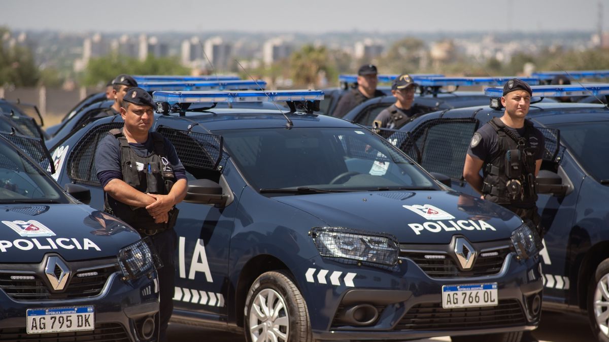 El Gobierno aumentó por decreto los salarios de los policías y penitenciarios