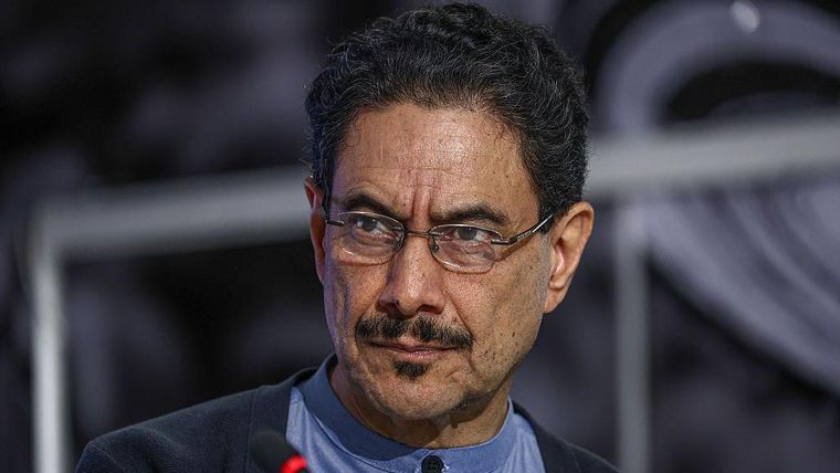 Iván Cepeda, candidato presidencial y rival político de Uribe, participa como víctima y testigo en el juicio al expresidente.