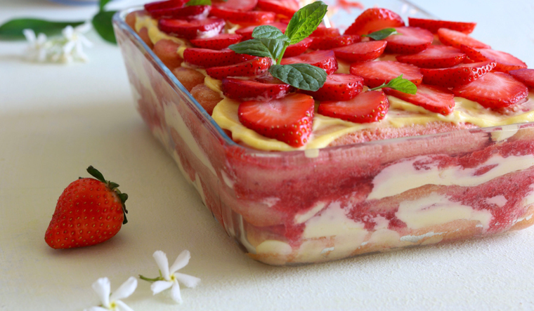 Cómo preparar un tiramisú de fresas con mascarpone y nata Foto: Shutterstock
