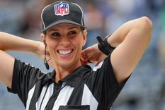 conoce a sarah thomas, la primera mujer en arbitrar un super bowl conoce a sarah thomas, la primera mujer en arbitrar un super bowl