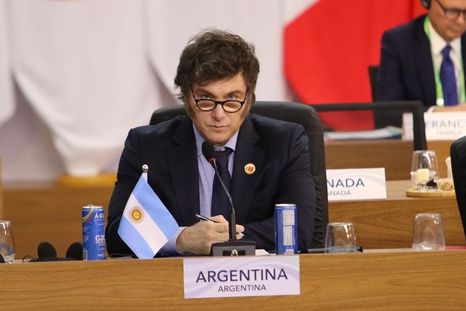 Javier Milei tuvo un jueves negro en la política parlamentaria y deberá revalidar sus acuerdos políticos. Javier Milei tuvo un jueves negro en la política parlamentaria y deberá revalidar sus acuerdos políticos.