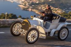 La historia detrás del nuevo Mercedes GLC: cómo nació el primer autom oderno en 1900