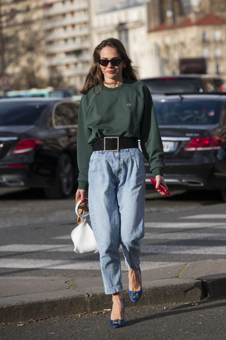 Hay dos tipos de jeans que serán los protagonista del otoño 2022. ¿Cuál llevarás? Foto: Who What Wear