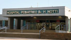 La niña fue derivada al hospital Notti luego de ingerir lavandina. La niña fue derivada al hospital Notti luego de ingerir lavandina.