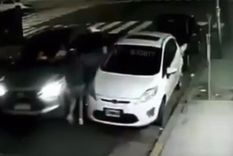 Lo ocurrido quedó registrado por una cámara de seguridad de la zona.  Foto: Captura de video