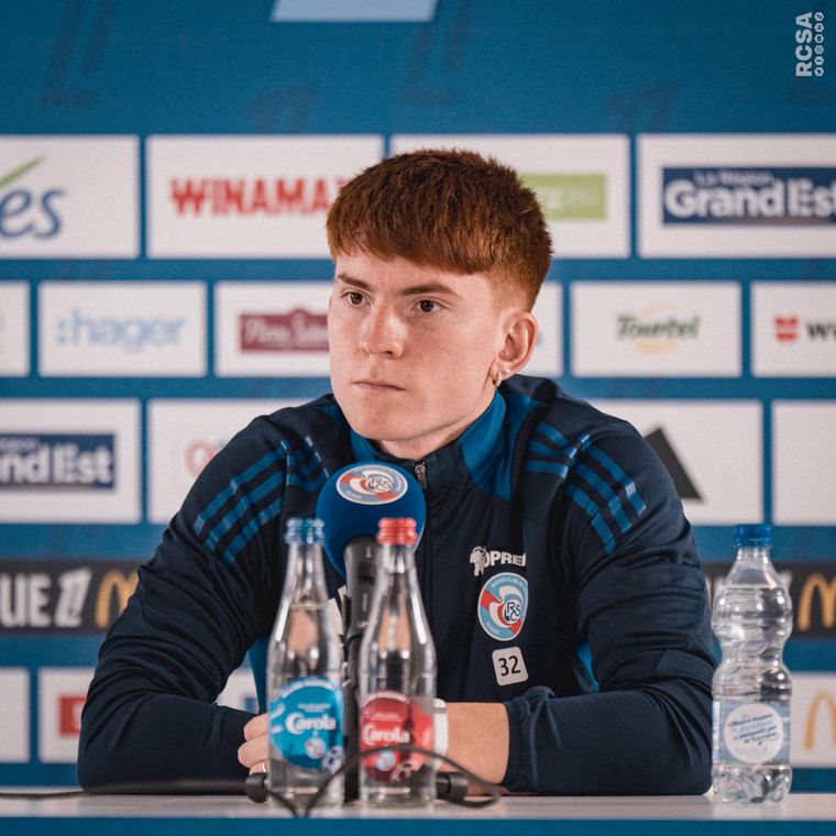 Después de más de un año, y tras pasar por Brighton y Sevilla, el Colo Barco busca consolidarse en el Racing de Estraburgo francés. Foto: Racing Club de Strasbourg Alsace