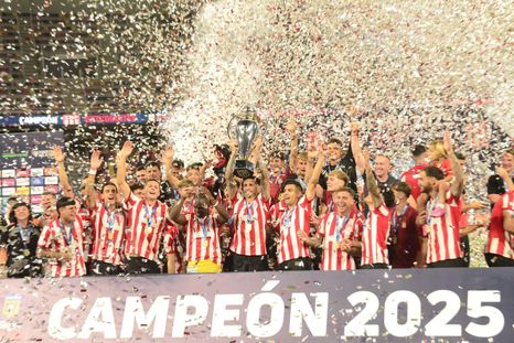 Estudiantes de La Plata logró el sexto título de la liga en la era profesional del fútbol argentino. Estudiantes de La Plata logró el sexto título de la liga en la era profesional del fútbol argentino.