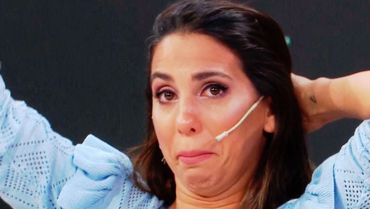 MAMITA QUERIDA. CINTHIA FERNANDEZ VIO EL NUMERO Y LANZO UNA CATARATA DE CRITICAS.