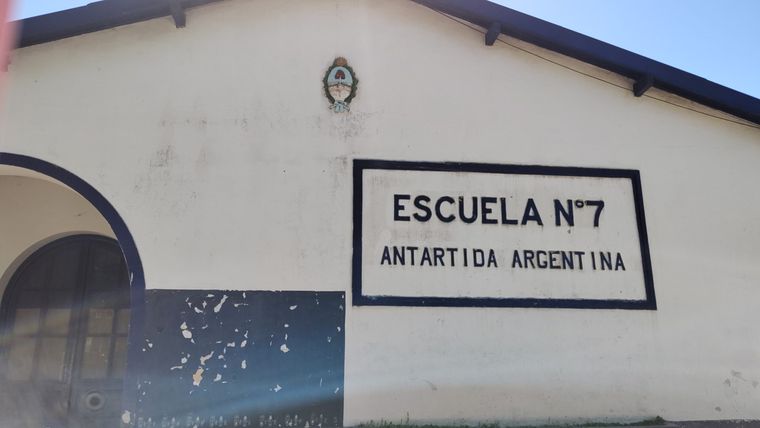 La nena lo contó en su casa, lo que derivó en la denuncia y conmocionó a la escuela en Moreno.