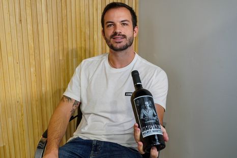 Agustín Palazzo es el creador de la primera etiqueta lenticular del mercado del vino argentino. Agustín Palazzo es el creador de la primera etiqueta lenticular del mercado del vino argentino.