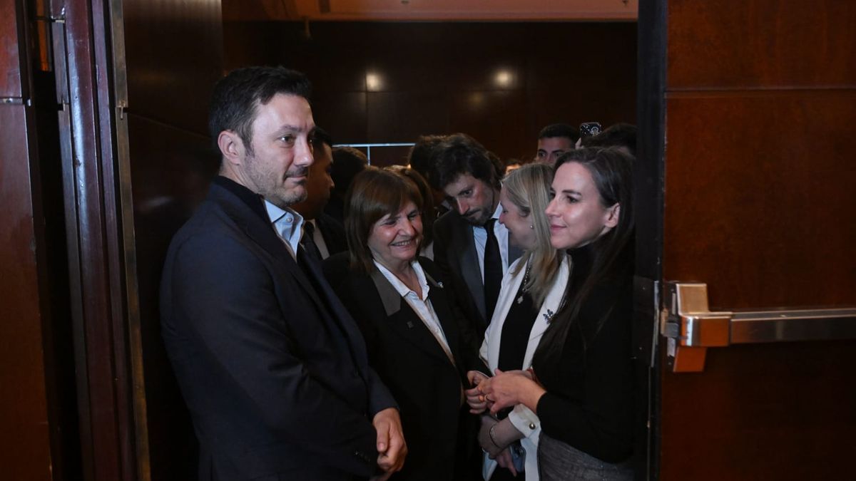Patricia Bullrich llegó a Mendoza en medio de tensiones con La Libertad Avanza