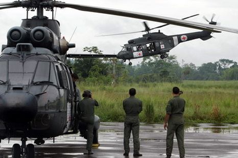 El Ejército Nacional de Colombia encontró la bomba en la frontera. Foto: Efe El Ejército Nacional de Colombia encontró la bomba en la frontera. Foto: Efe