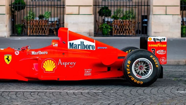 Las reglas de los livery cambiaron notoriamente en los últimos años (imagen de la Ferrari F300 de Michael Schumacher). Las reglas de los livery cambiaron notoriamente en los últimos años (imagen de la Ferrari F300 de Michael Schumacher).