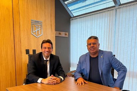 Moretti acudió a la reunión organizada por Chiqui Tapia en el predio de la AFA en Ezeiza, pero ingresó por una puerta lateral. Moretti acudió a la reunión organizada por Chiqui Tapia en el predio de la AFA en Ezeiza, pero ingresó por una puerta lateral.