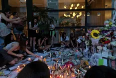 a un ano de la muerte de liam payne: la vigilia de los fans frente al hotel donde murio