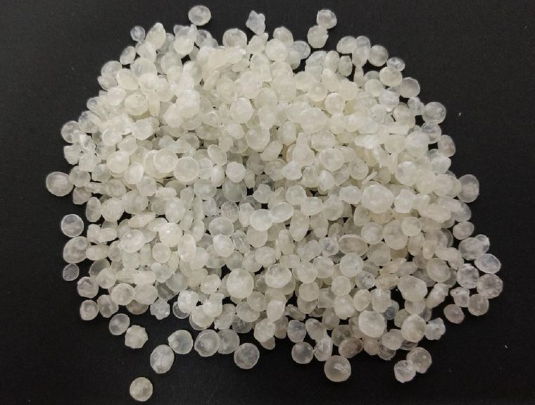 Investigadores argentinos trabajan con una firma misionera para obtener bioplásticos hechos con mandioca, un avance que busca bajar costos y disminuir el impacto ambiental.