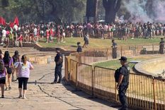 Clima tenso en la Plaza Independencia. Foto: Ministerio de Seguridad. Clima tenso en la Plaza Independencia. Foto: Ministerio de Seguridad.