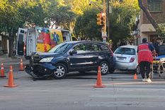 fuerte choque en plena sexta seccion: no funcionaban los semaforos