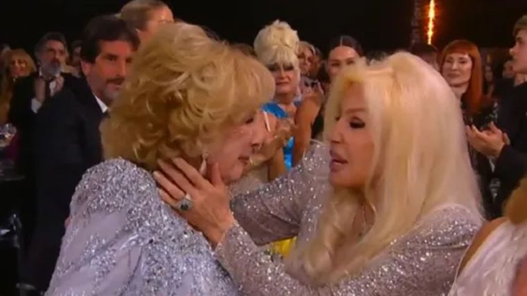 Un reencuentro de divas. Un reencuentro de divas.