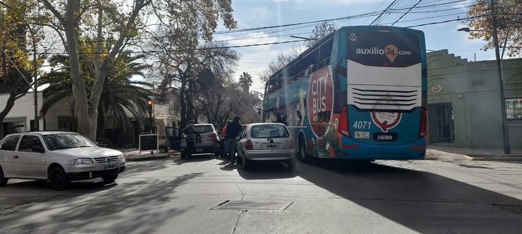 Choque en Paso de Los Andes y Julio A. Roca, en la Quinta Sección. Foto: MDZ
