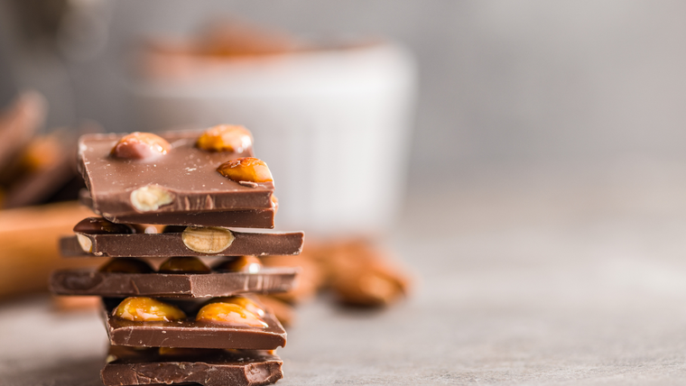 Esta receta de chocolate con almendras tiene origen en las tradicionales tabletas europeas de frutos secos. Esta receta de chocolate con almendras tiene origen en las tradicionales tabletas europeas de frutos secos.