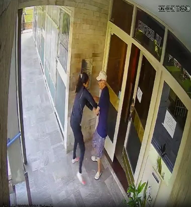 Así fue el robo al jubilado Foto: Captura de video