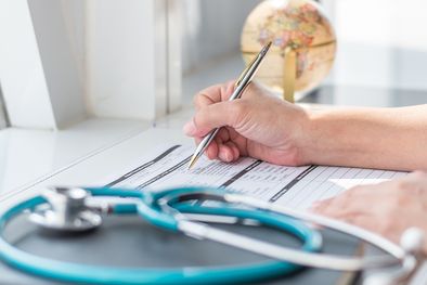 MDZol | Uno de los temas más candentes ha sido la implementación de la libre competencia entre obras sociales y prepagas, como se establece en el DNU 70/23. Foto: Shutterstock