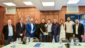 El vice de River, Ignacio Villarroel (segundo a la izquierda) en la entrega del título de Liga a Rosario Central. El vice de River, Ignacio Villarroel (segundo a la izquierda) en la entrega del título de Liga a Rosario Central.