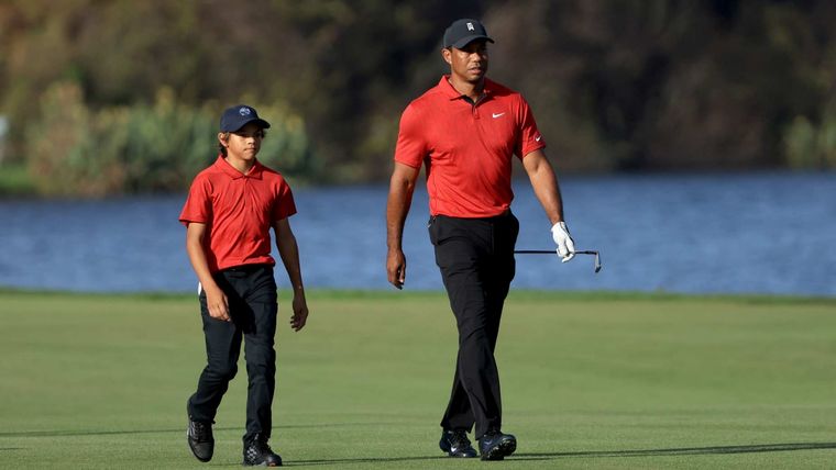 Tiger Woods con su hijo Charlie, en uno de los pocos torneos que jugó en el último lustro Foto: Golf Magazine
