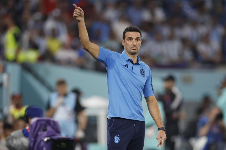 Scaloni y una advertencia de cara a los octavos de final. Foto: EFE