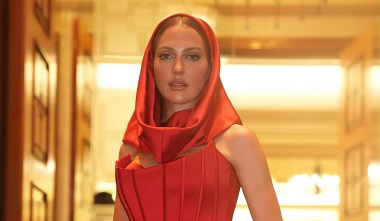 Meryem Uzerli tiene una intensa actividad en sus redes sociales.