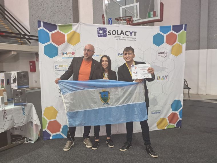 Ambos estudiantes representaron a la EPET N° 6 de Realicó, La Pampa. Foto: Gentileza