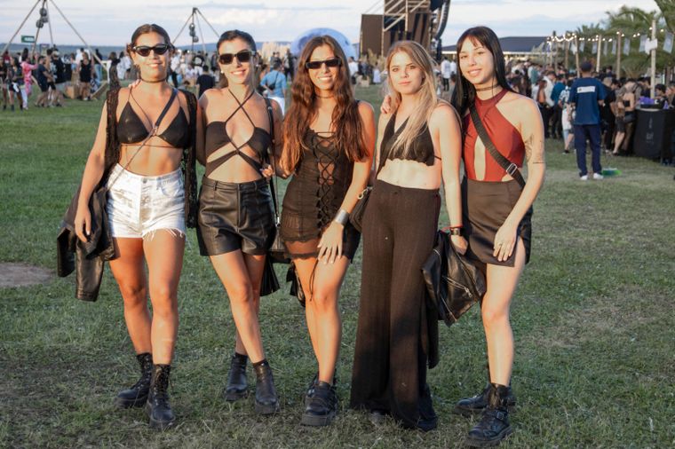 Sunset y dancing en la montaña.